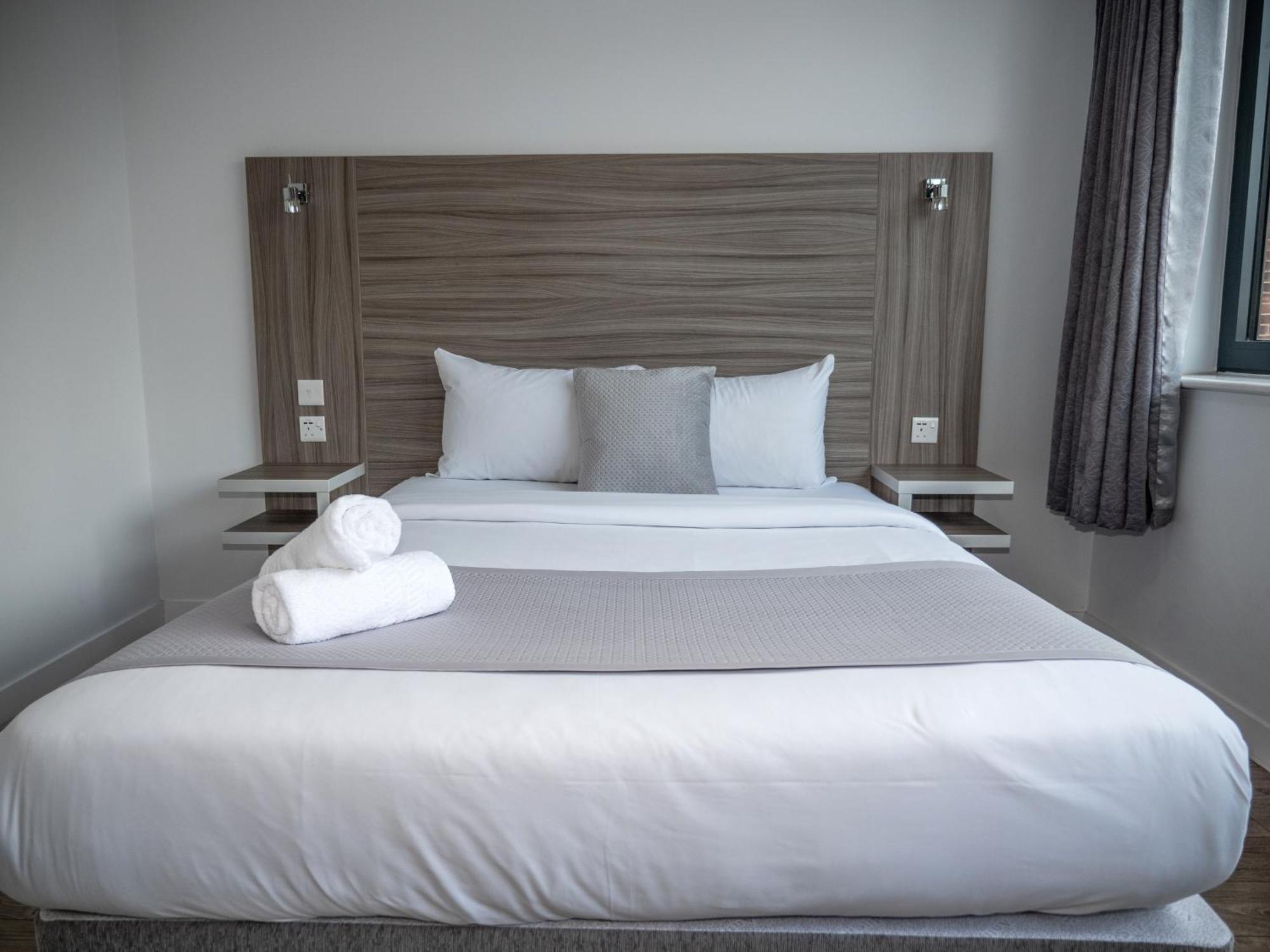 Hotel Sky Nights London Heathrow 3*